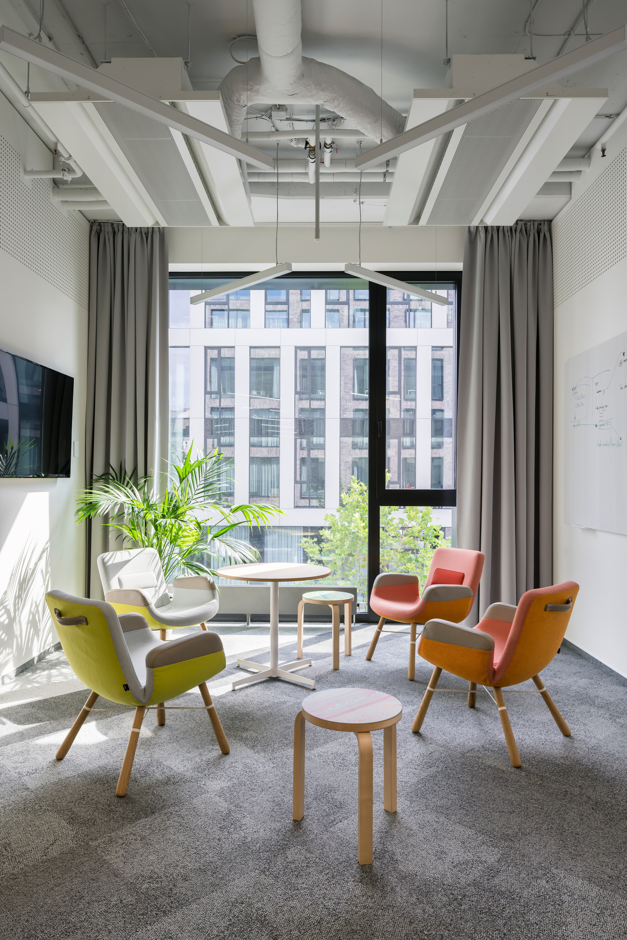 FEG Prague 总部办公室设计丨Studio Perspektiv-48