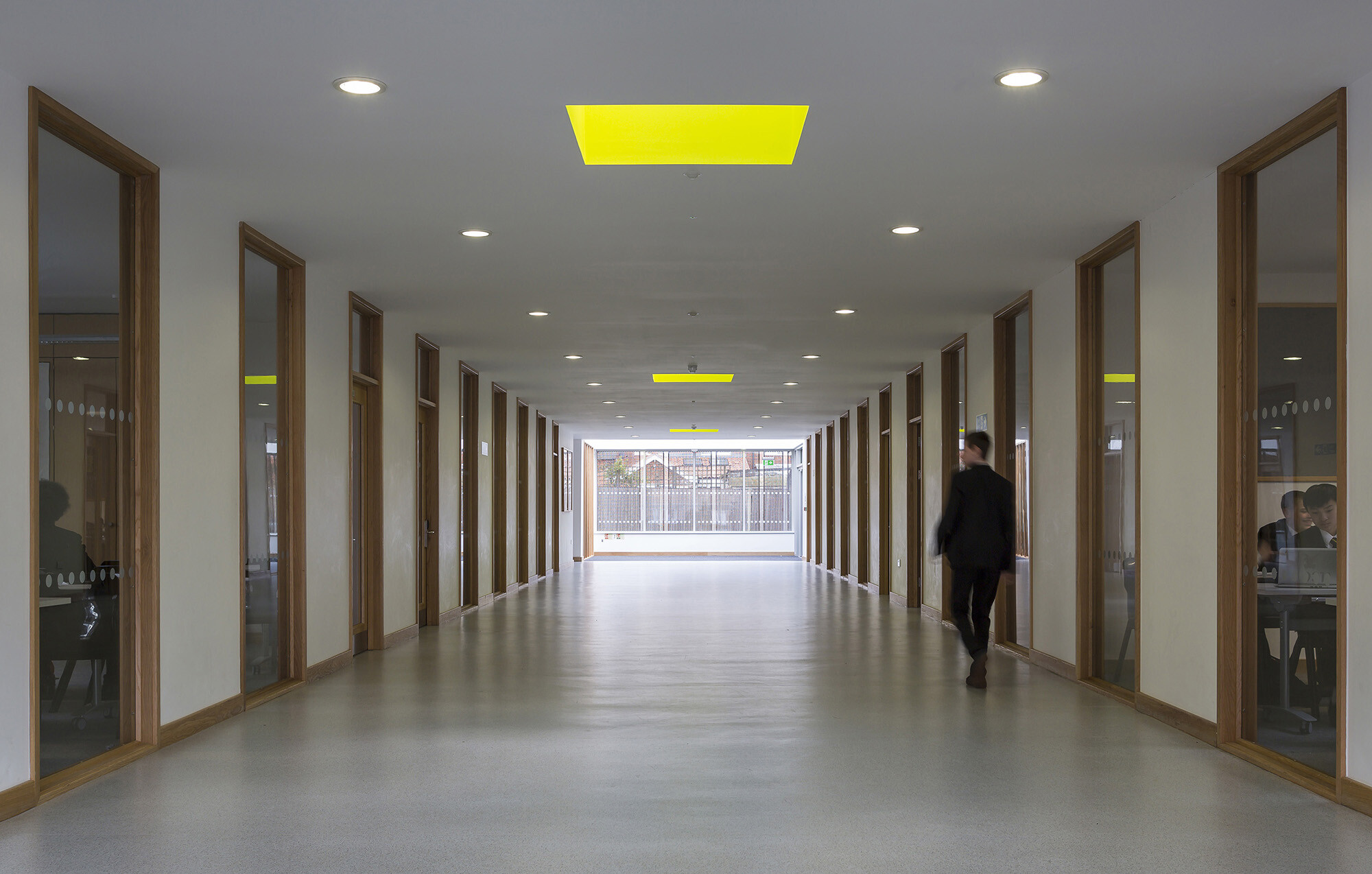 伦敦南区卡 arshalton 男孩体育学院的节能教学楼-20