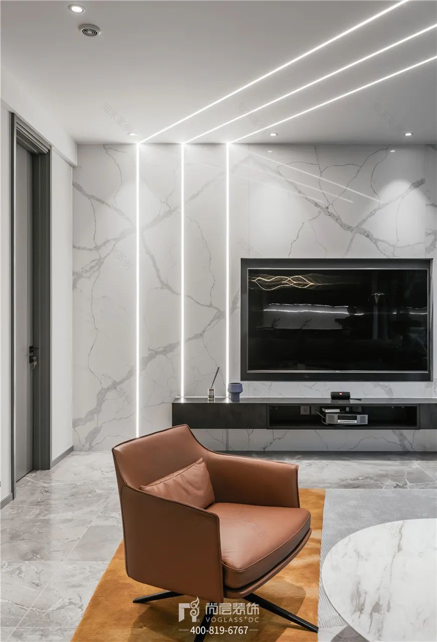 90后夫妻320㎡的新家,客餐厅直接通往后花园,还有健身区和茶室...-31