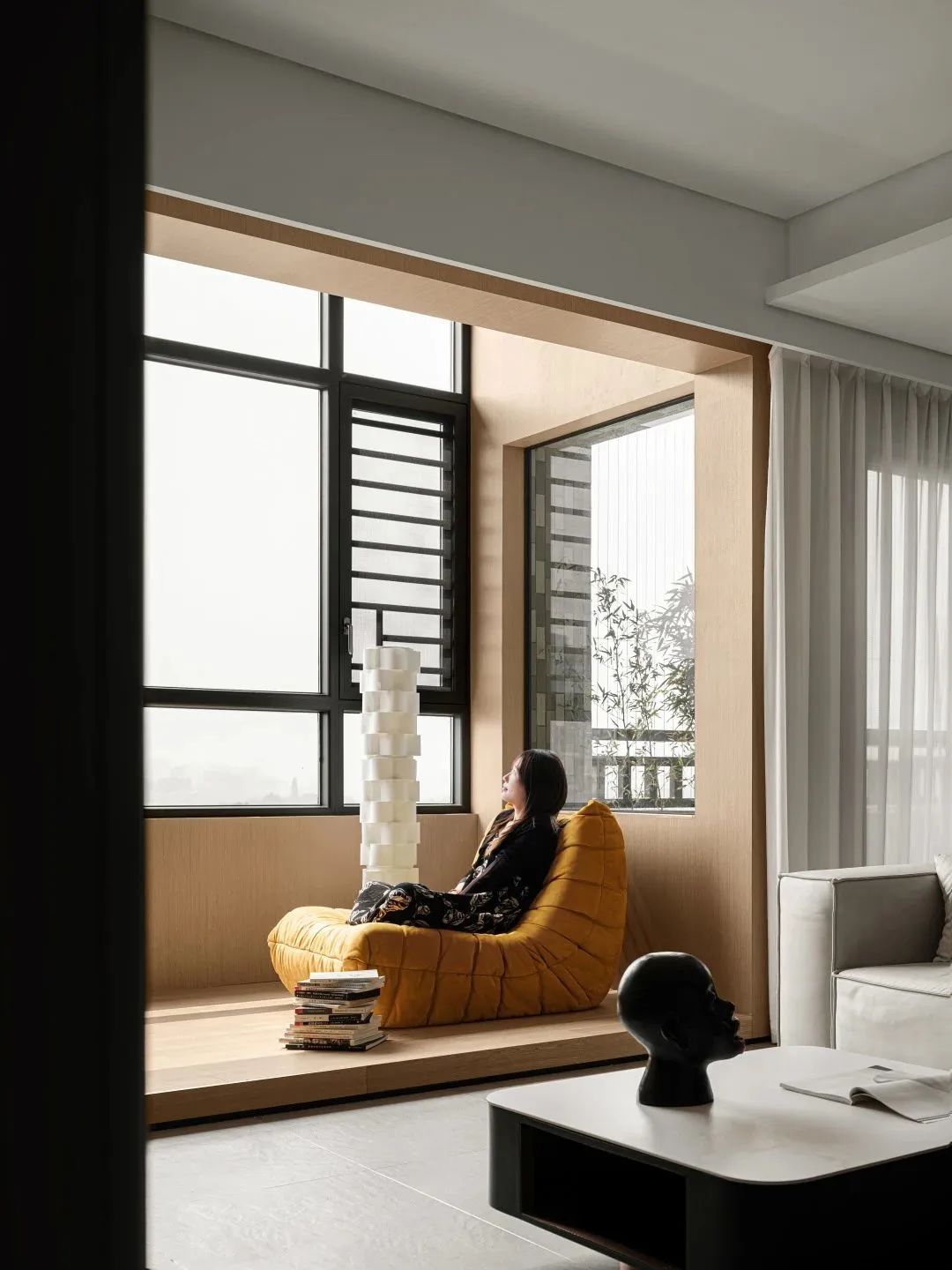 轻灰+原木格调，克制的温柔美-21