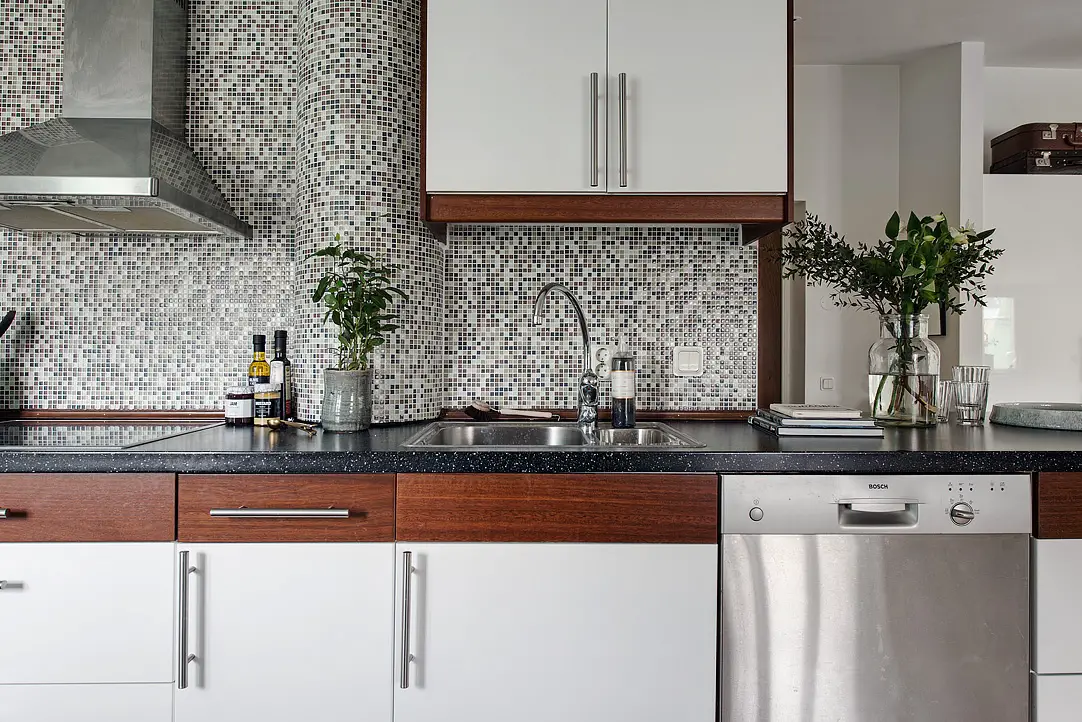 玫瑰楼阁，穿越时光的"牛眼窗"魅力-10