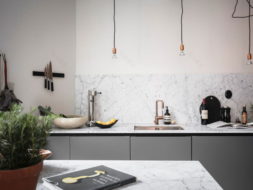 温馨瑞典公寓 | 不同空间的和谐色彩搭配-21