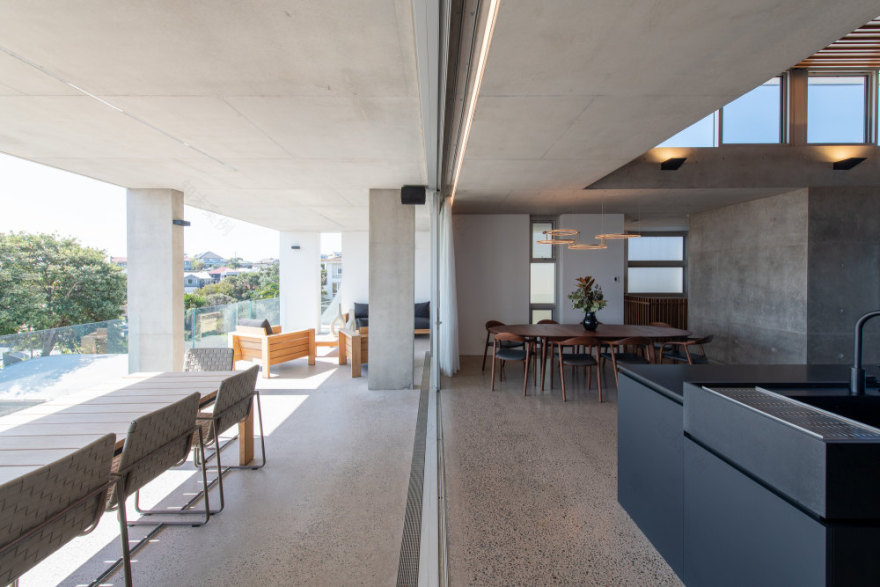 澳大利亚伯恩海滩混凝土住宅-19