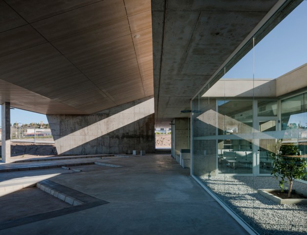 西班牙卡克斯地区全新混凝土汽车站丨Isabel Amores,Modesto García-17