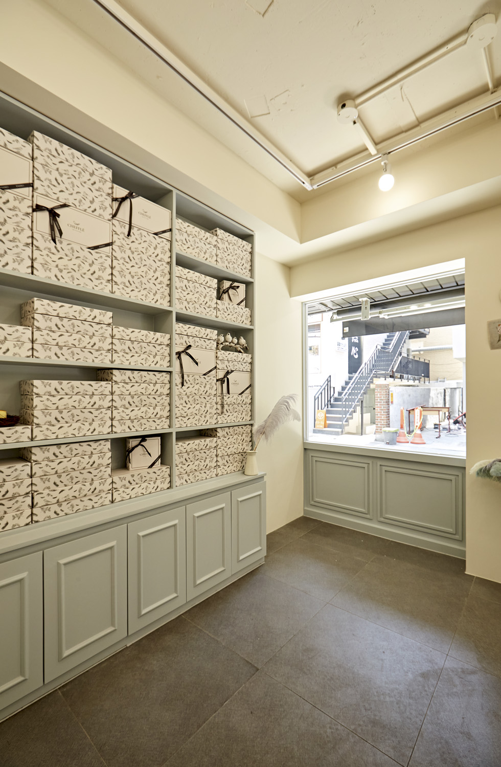 17 平米甜品咖啡厅的精致设计-8