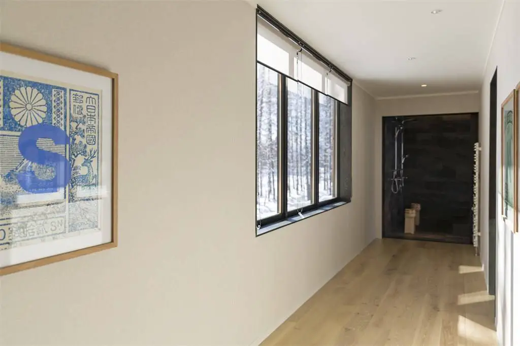 日本山林中传统与现代结合的别墅设计-11