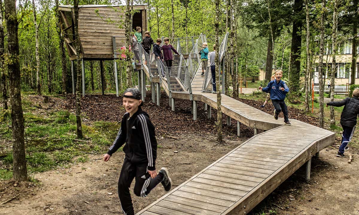 活力校园森林里的运动环丨丹麦丨VEGA landskab-10