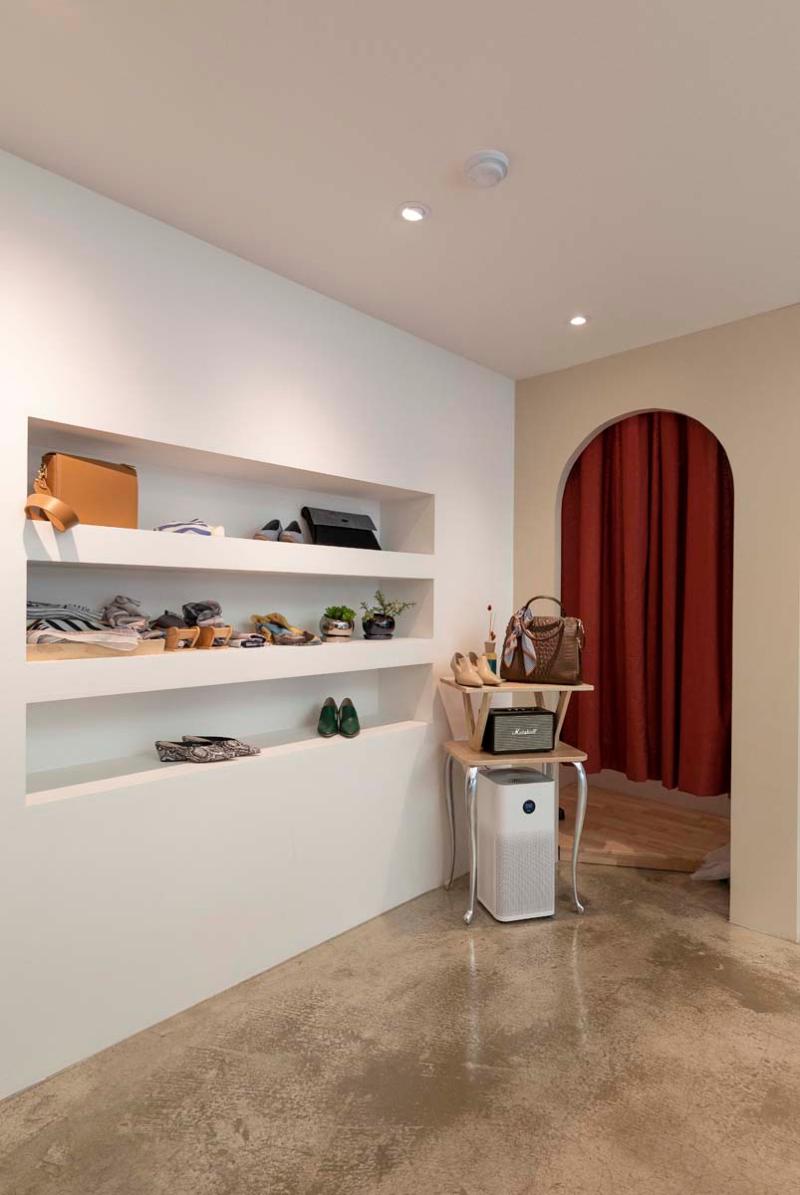 简约白诠释美学，皮肤护理与时尚穿搭的空间融合-4