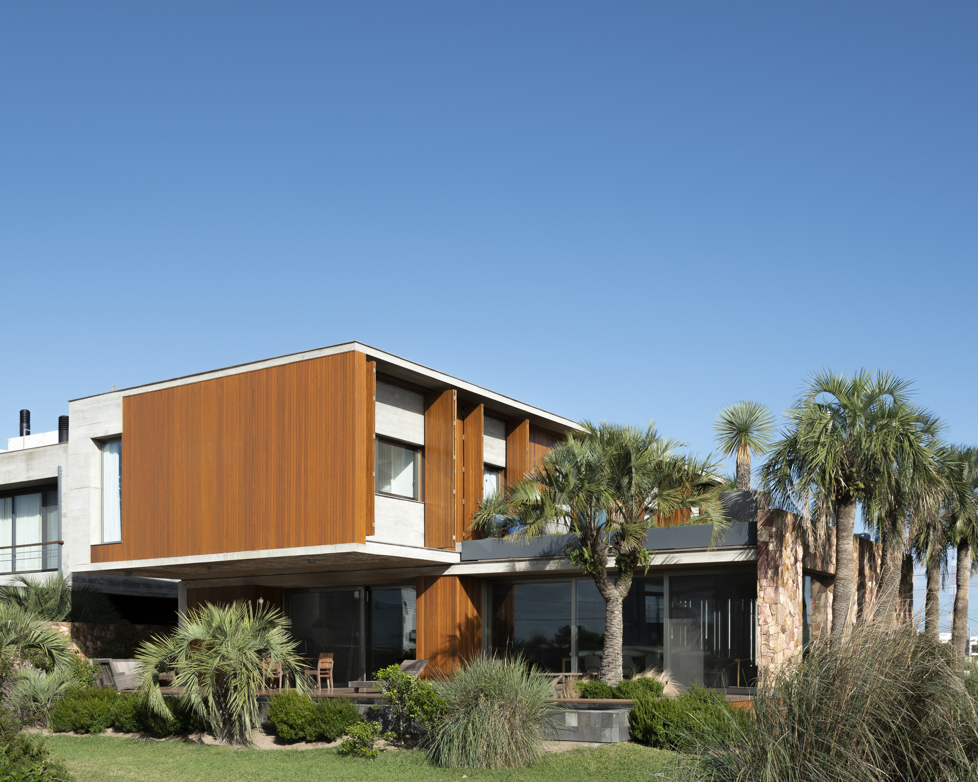 LSG #DM 住宅 | 混凝土棱镜与玻璃空间的互动-24