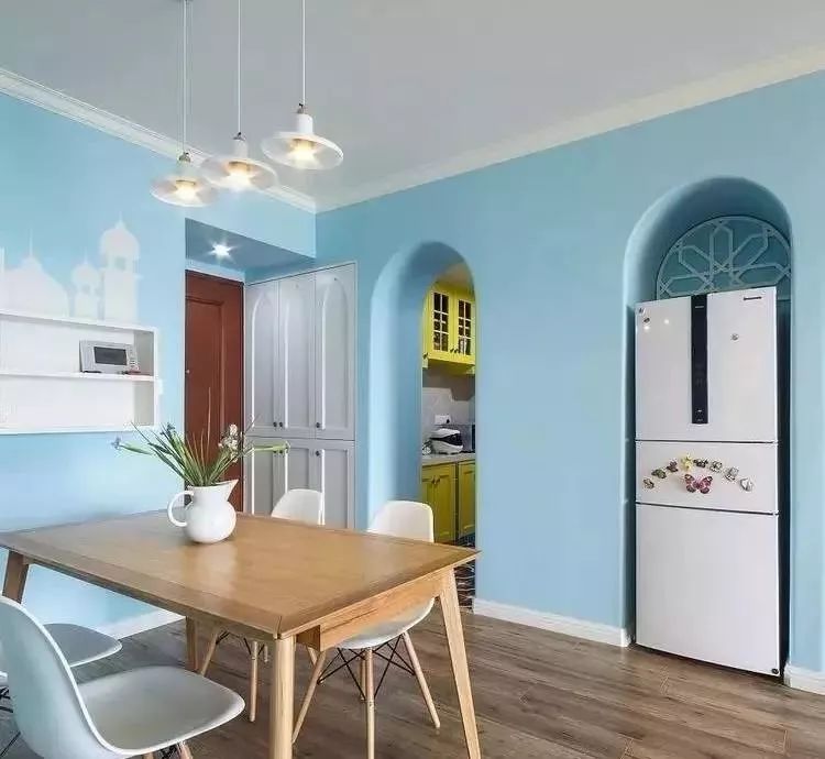 厨房冰箱摆放设计，20 款案例参考-20