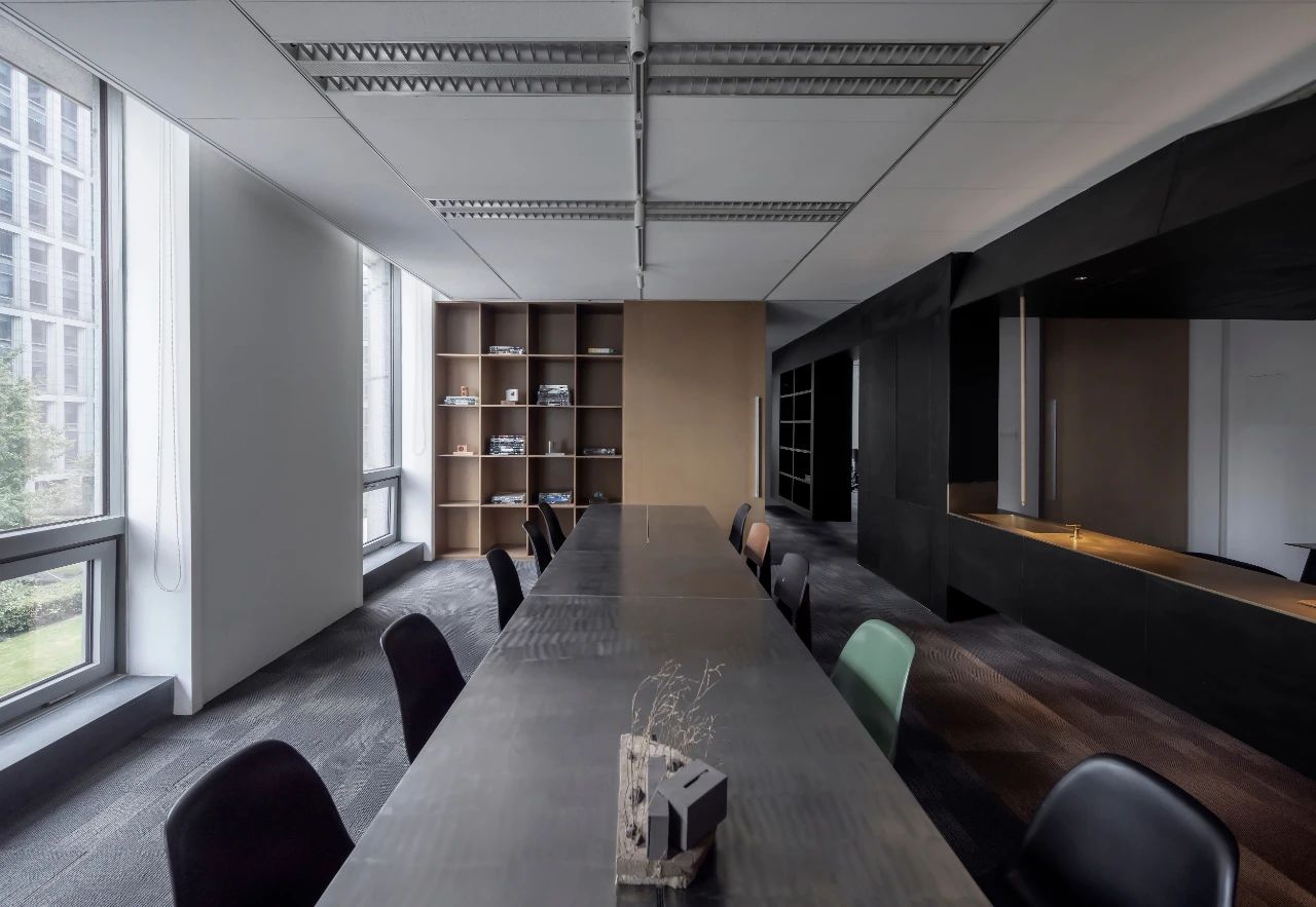 边界空间设计 × 边界办公空间 | “无用”的黑亭-31