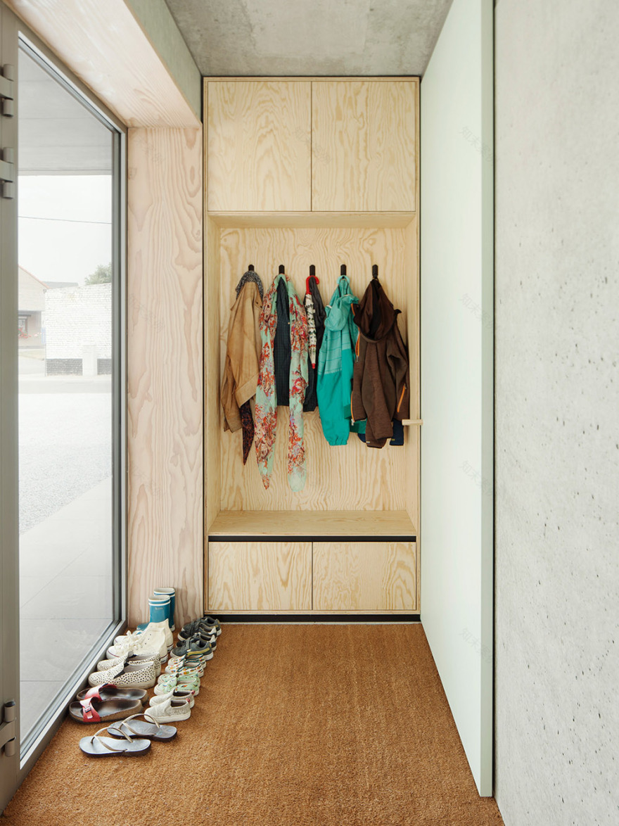 布鲁塞尔混凝土独栋住宅 融入环境的整体设计-58