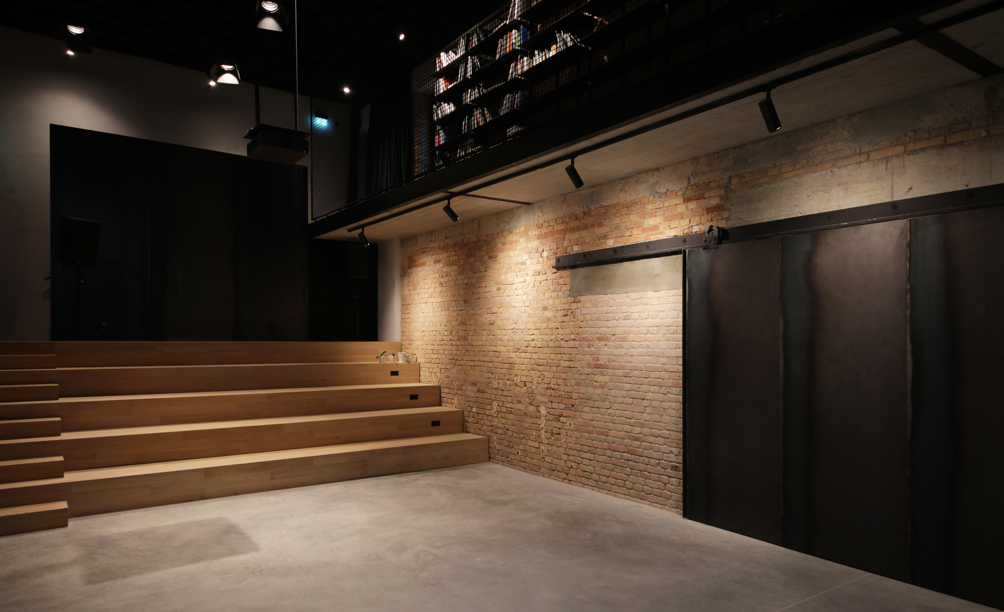 Urania Cinema Transformation / 3LHD-52