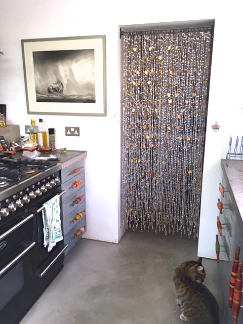 伦敦住宅银金椭圆淡彩水晶玻璃珠帘丨英国伦敦丨Memories of a Butterfly Shop-15