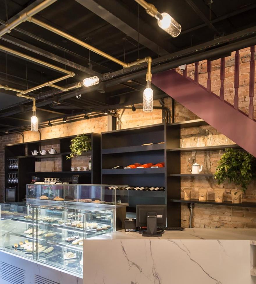 巴西历史建筑中的现代咖啡馆设计-10