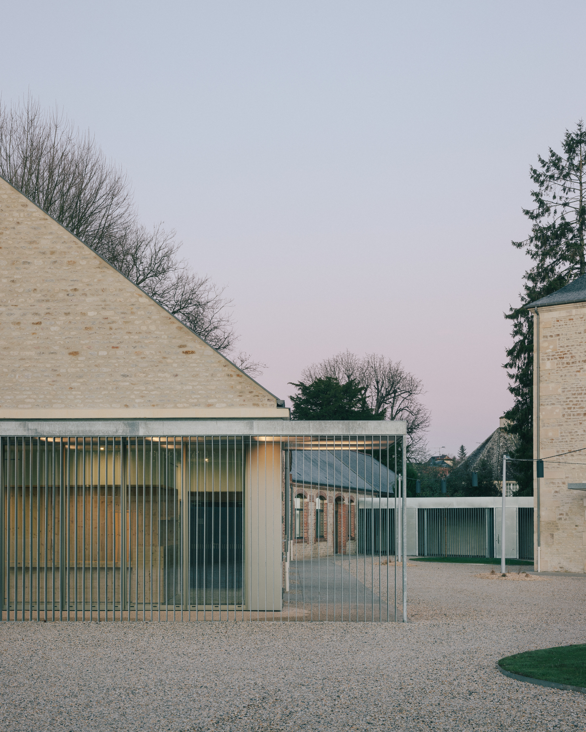 Rotation Workshops 多功能厅和协会大楼丨法国丨ACAU Architects-23