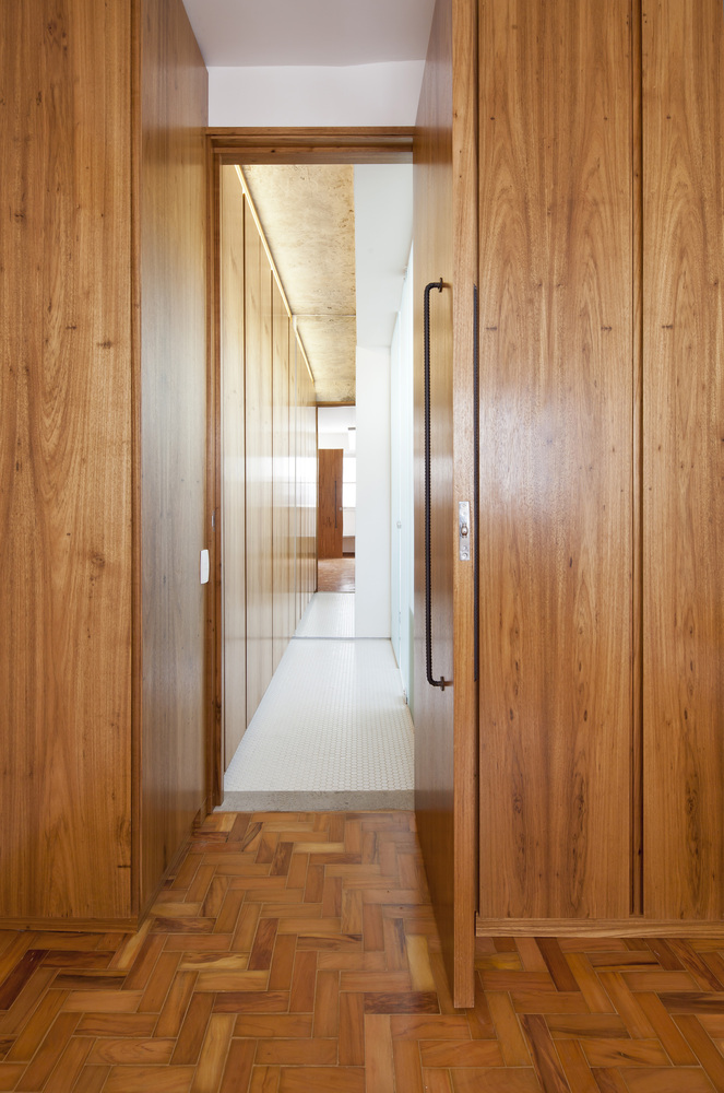 巴西 60 年代公寓的现代改造-50