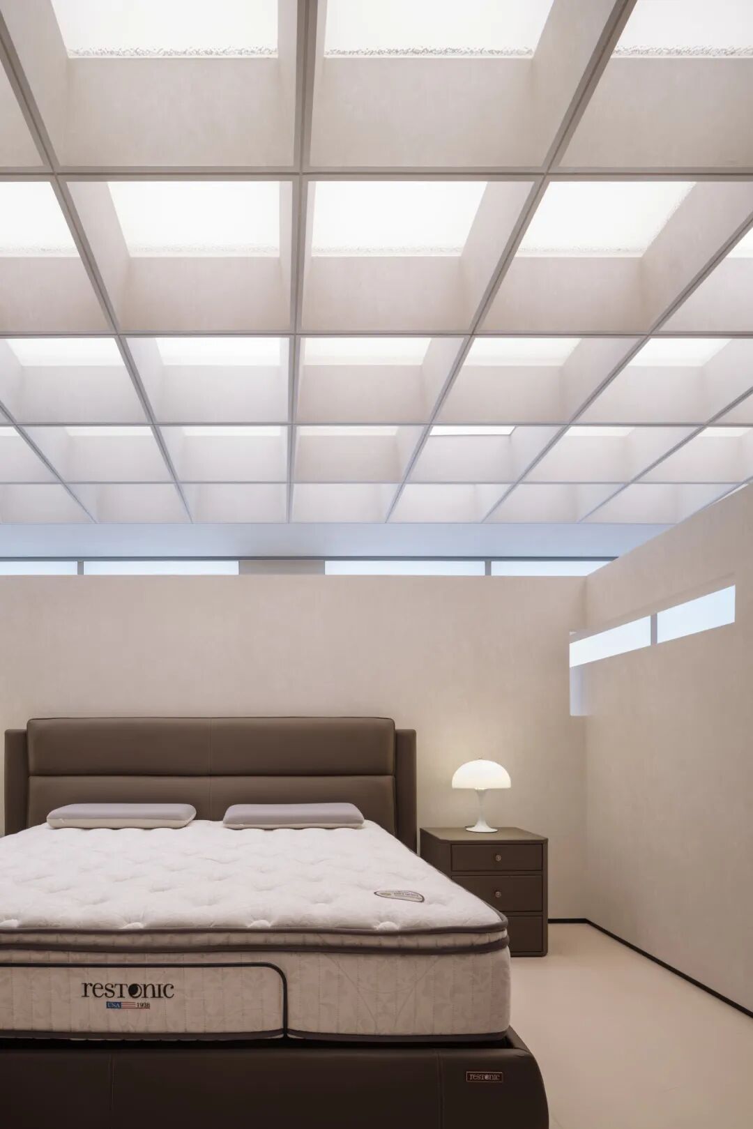 简美 · 商业丨RESTONIC美国蕾丝床垫  上海吴中店丨中国上海丨广州简美设计-28