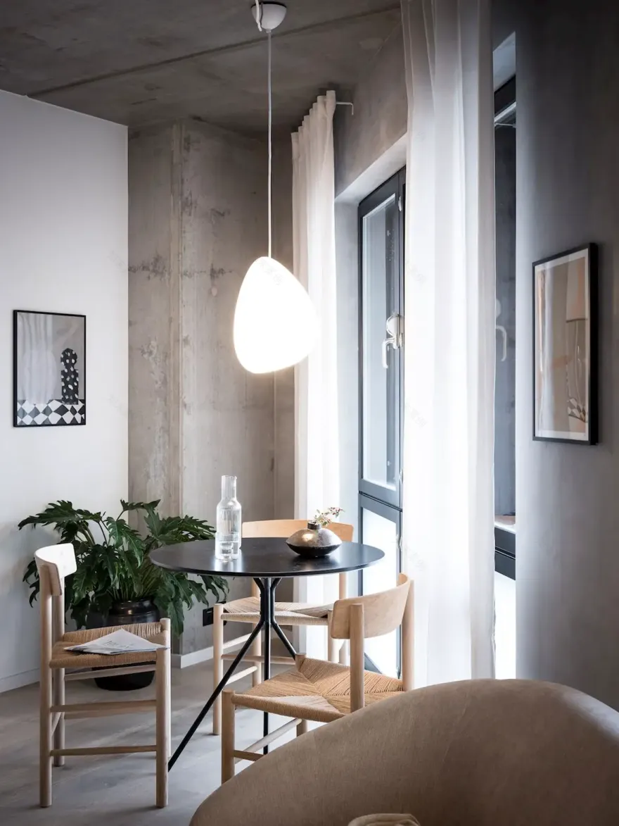 38 平米瑞典工业风迷你阁楼 | 黑暗设计之美-2