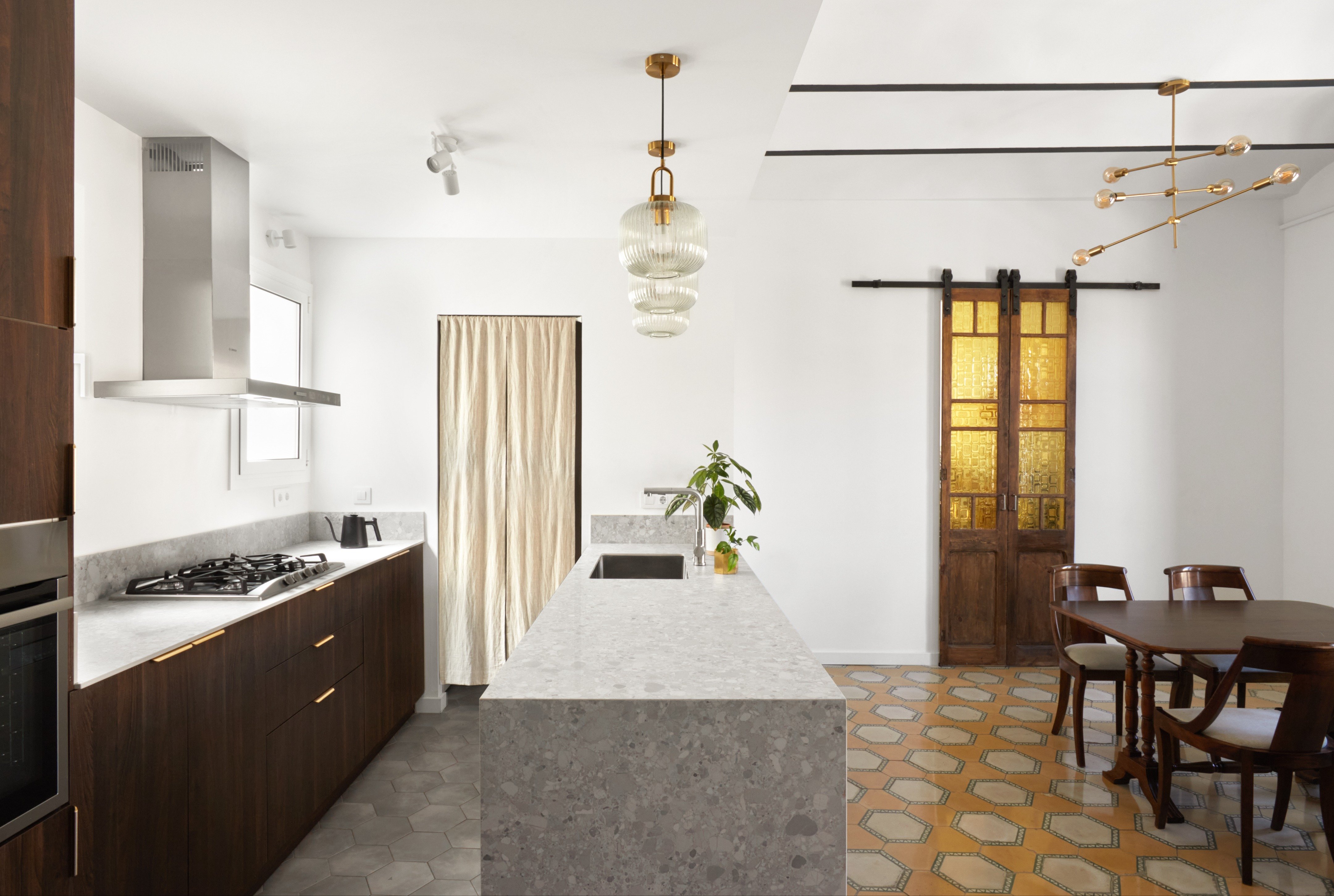 色彩鲜明的现代改造 · 巴西黄房子-7