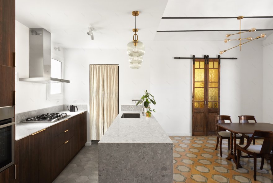 色彩鲜明的现代改造 · 巴西黄房子-7