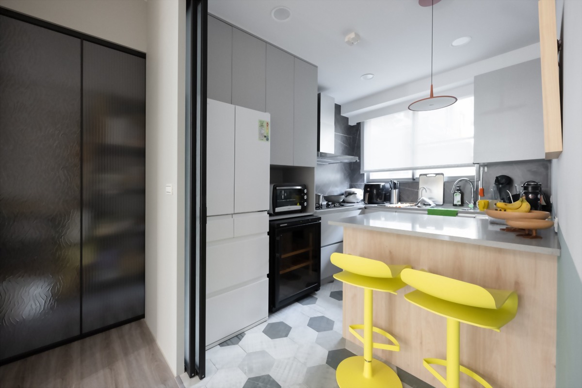 藝術大街  20年老屋翻新簡約明亮丨藝瓦高雄室內空間設計-10