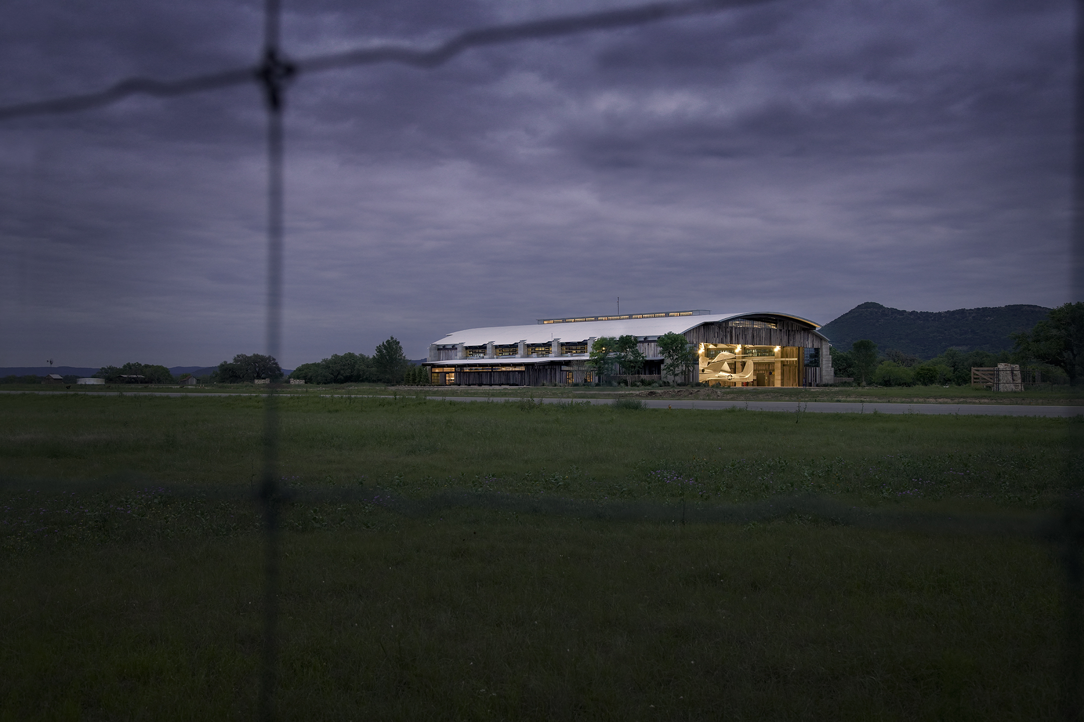 GHOST HANGAR · 致敬二战传奇的航空博物馆丨美国丨JOHN GRABLE ARCHITECTS-21