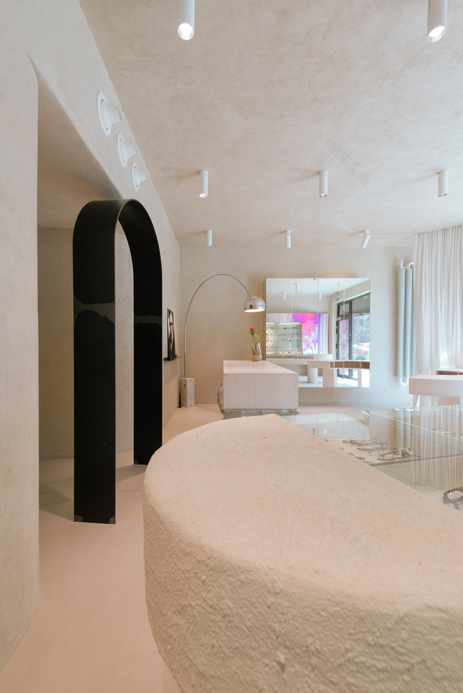 IOKO 商店丨斯洛伐克布拉迪斯拉发丨alan prekop-27