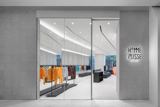 Homme Plissé Issey Miyake曼谷全新概念店丨泰国曼谷丨品牌长期合作的设计团队-3