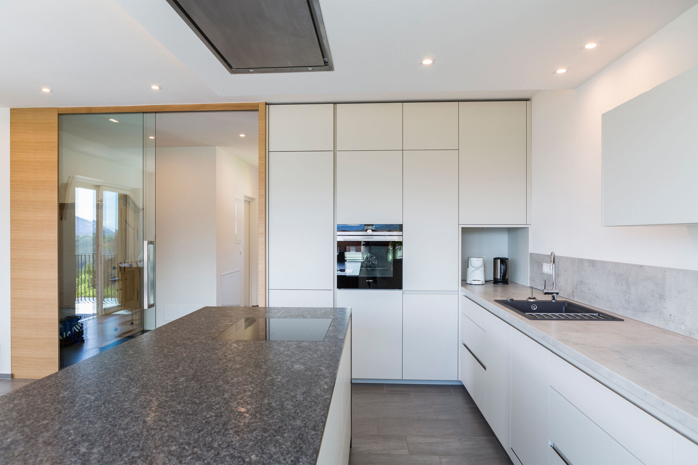 意大利双层别墅改造,木结构与南向露台打造舒适生活空间-23