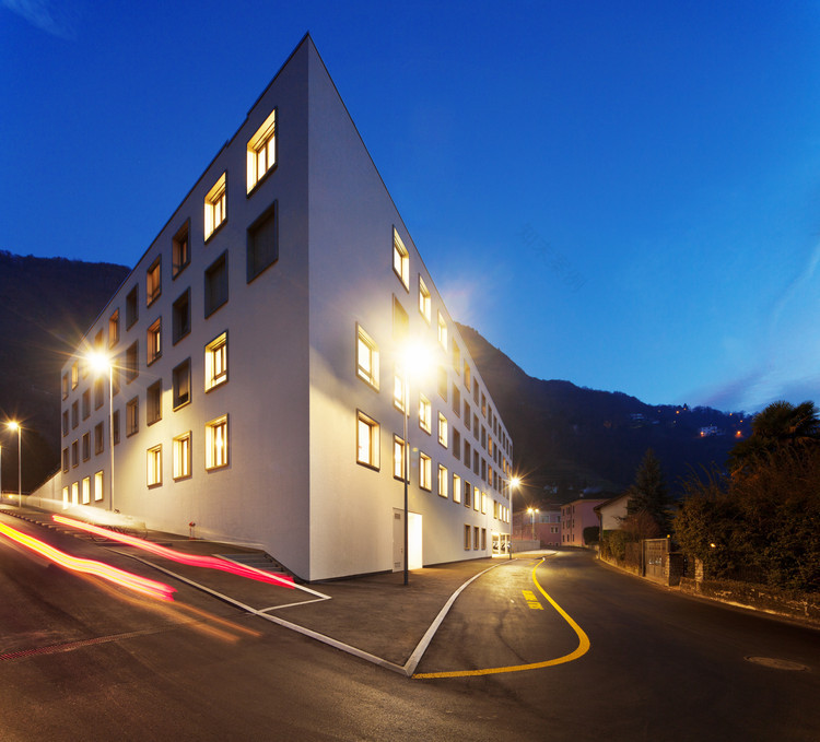 瑞士贝尔林佐纳养老院设计-17