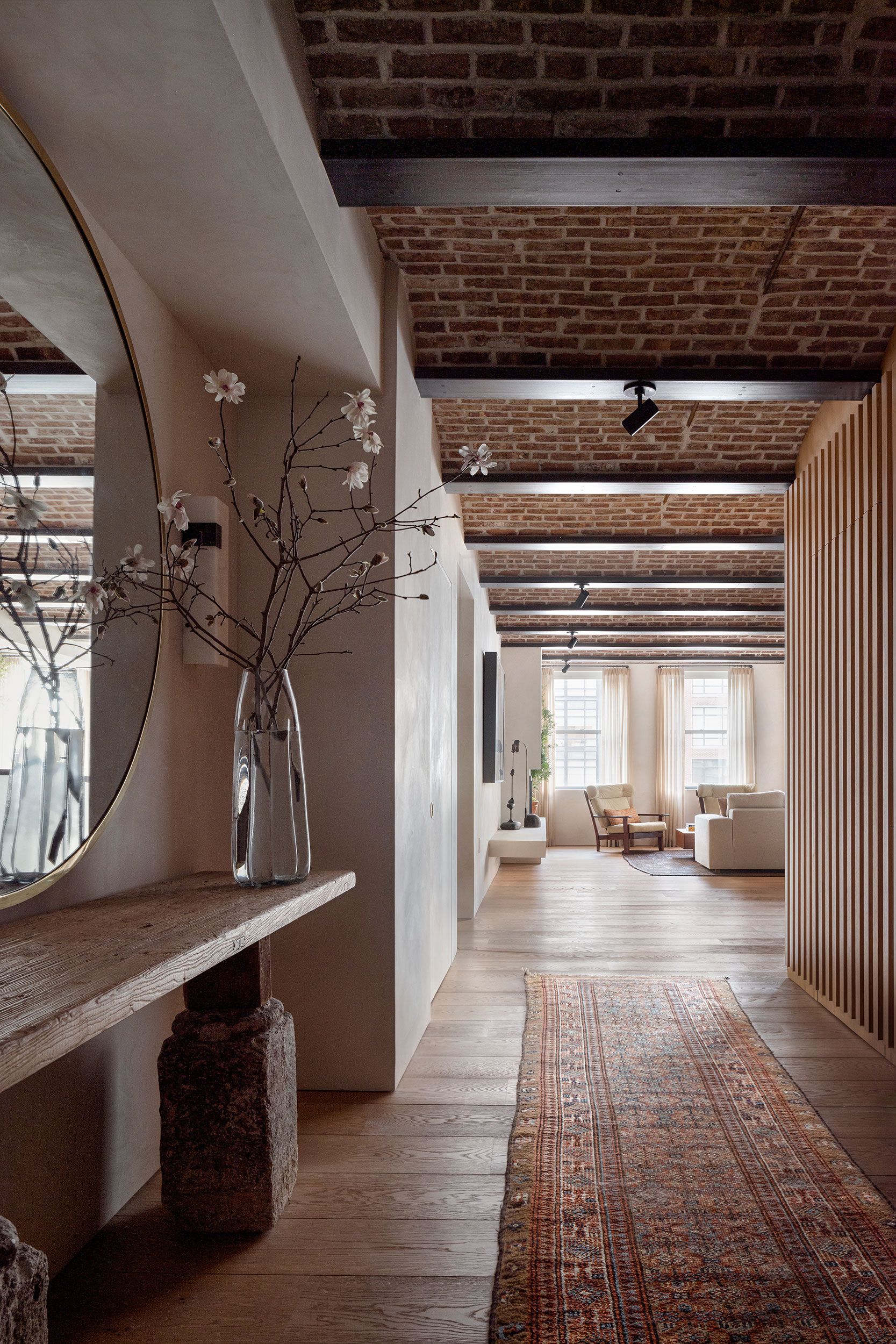 工业风与温暖极简的完美融合 | 西村改造工厂公寓设计-4