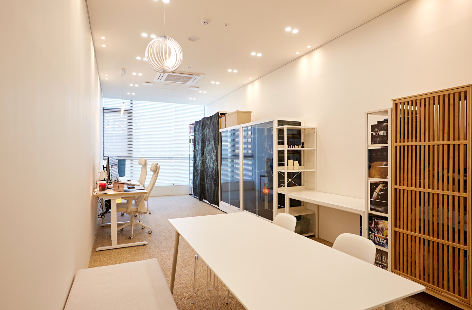 12 平米极简风小型办公空间设计-6