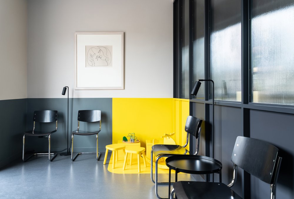 耳鼻喉科诊所CAR07
注：HNO在德语中是Hals-Nasen-Ohren的缩写，即耳鼻喉；Arztpraxis是德语诊所的意思 丨德国柏林-8