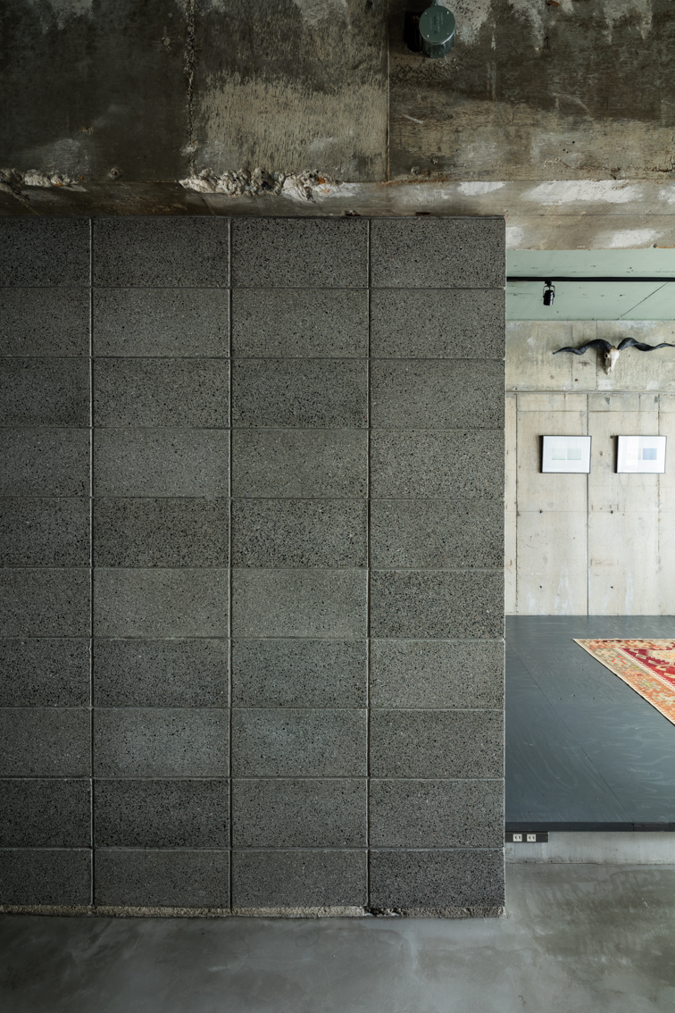 Dwelling With Independent Concrete Block Wall / Asano - Izue Architect Office-26