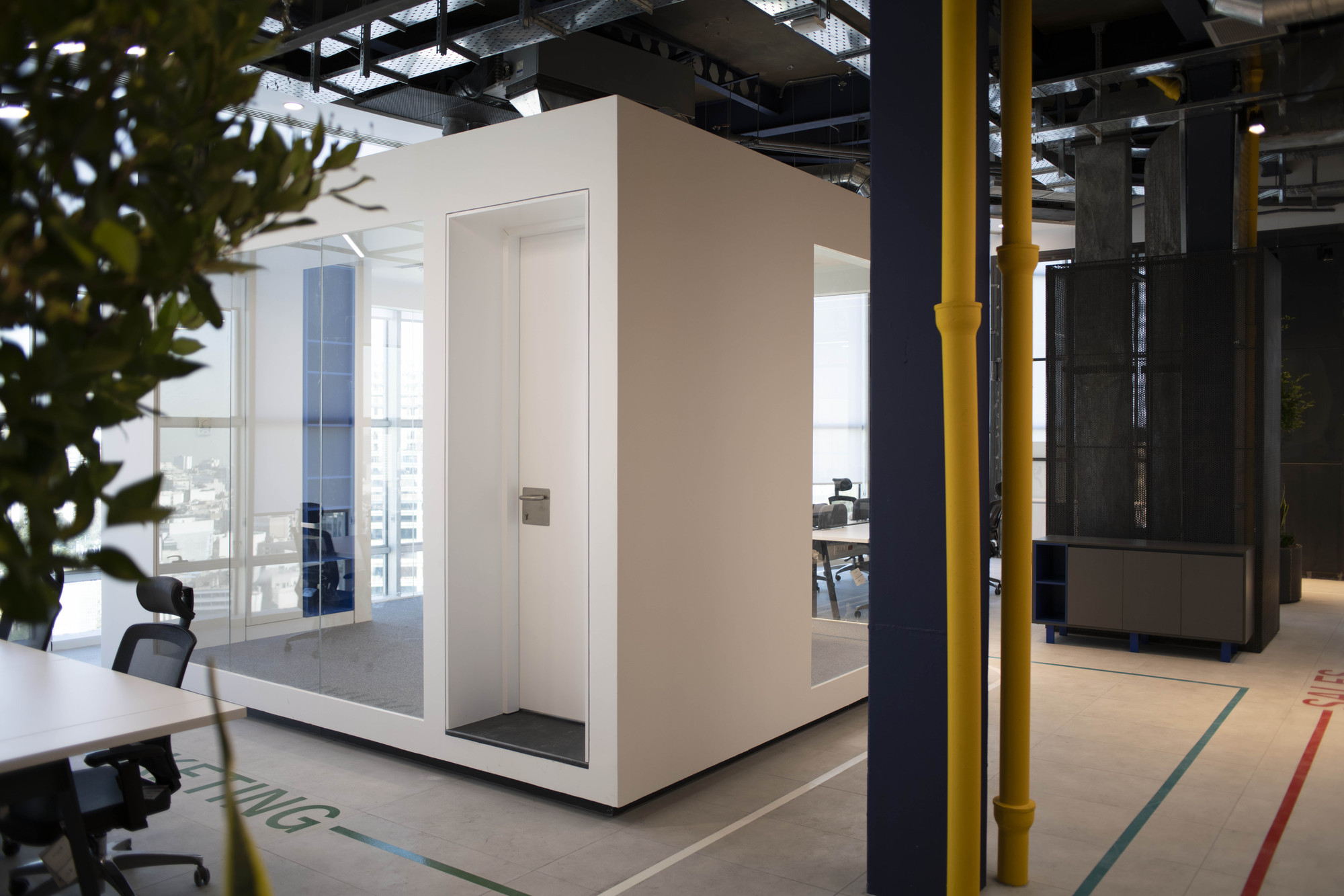 Private Office Headquarters / Persian Garden Studio-36