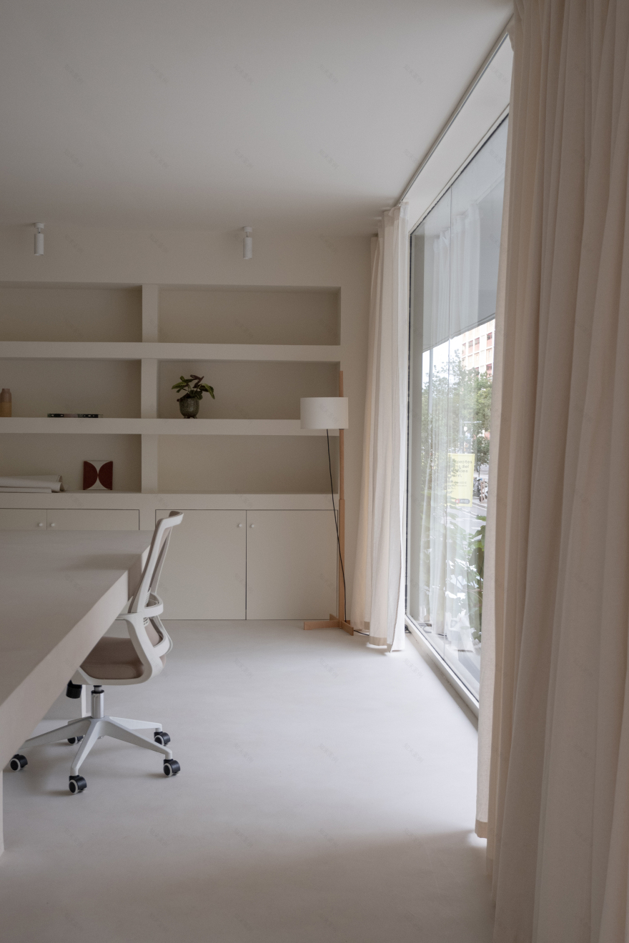 非白色办公室丨西班牙巴塞罗那丨brenzo-32