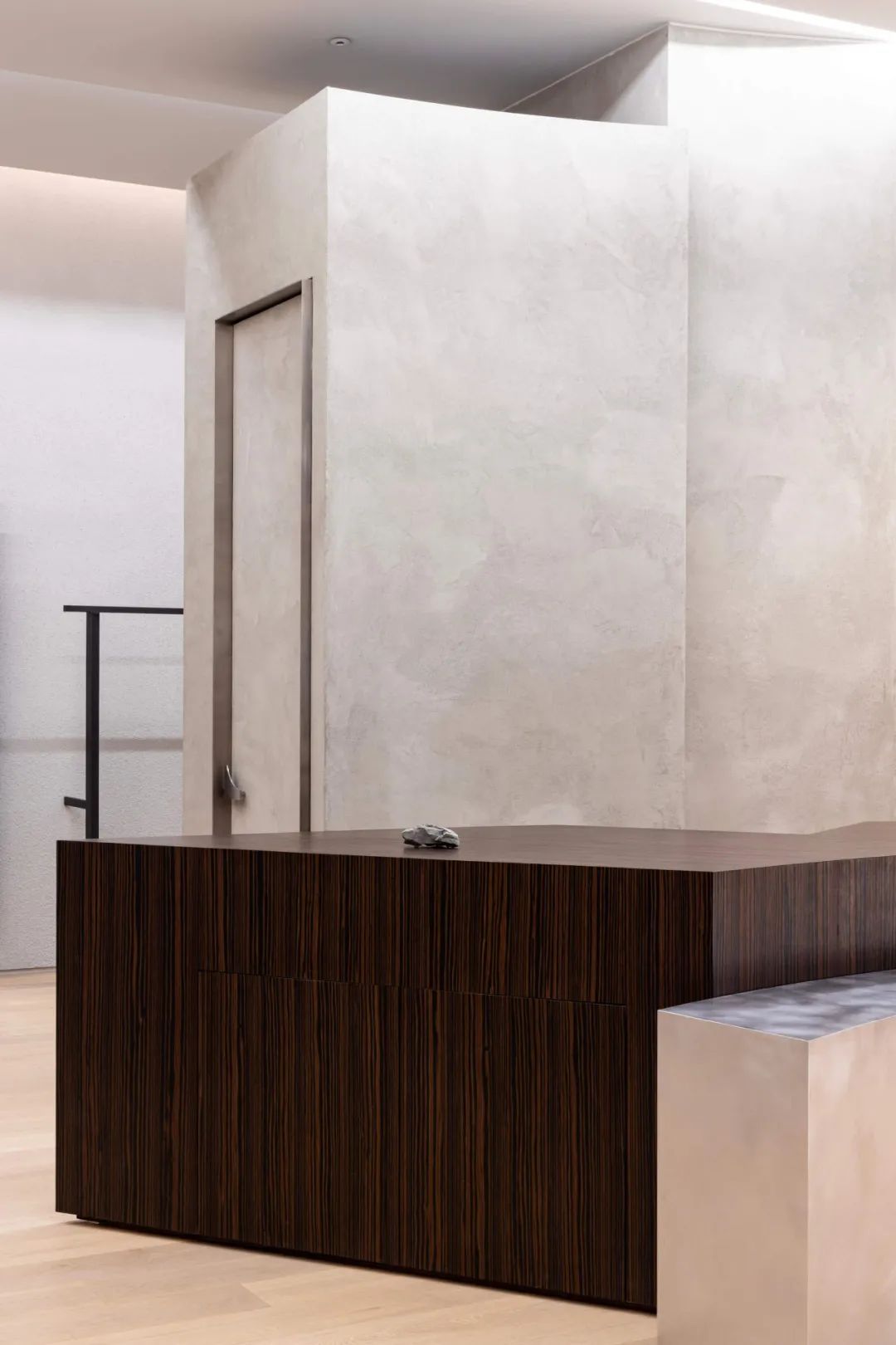 首尔 Coor 极简服装店设计丨韩国首尔丨Unravel-10