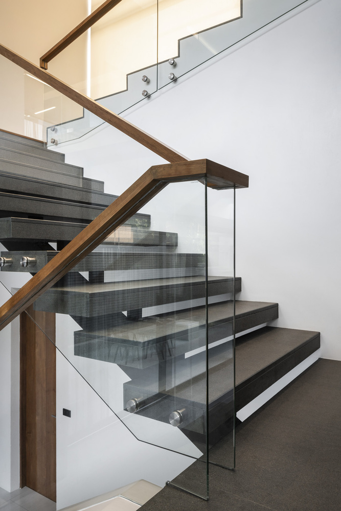 曼谷 898 平方米四口之家，多功能空间与温暖氛围的完美结合-44