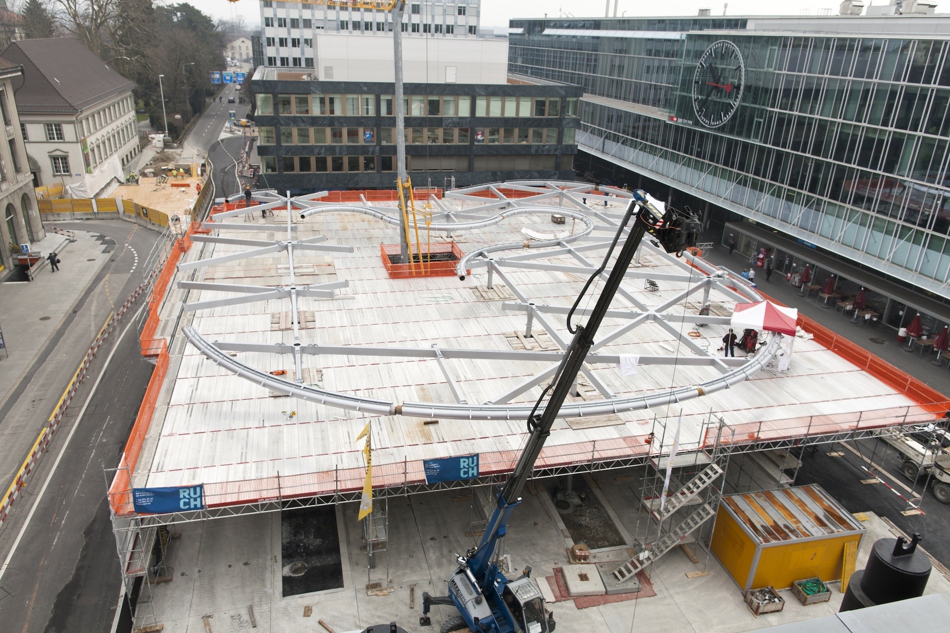 BusTerminalandTrainStationSquare,Aarau-41