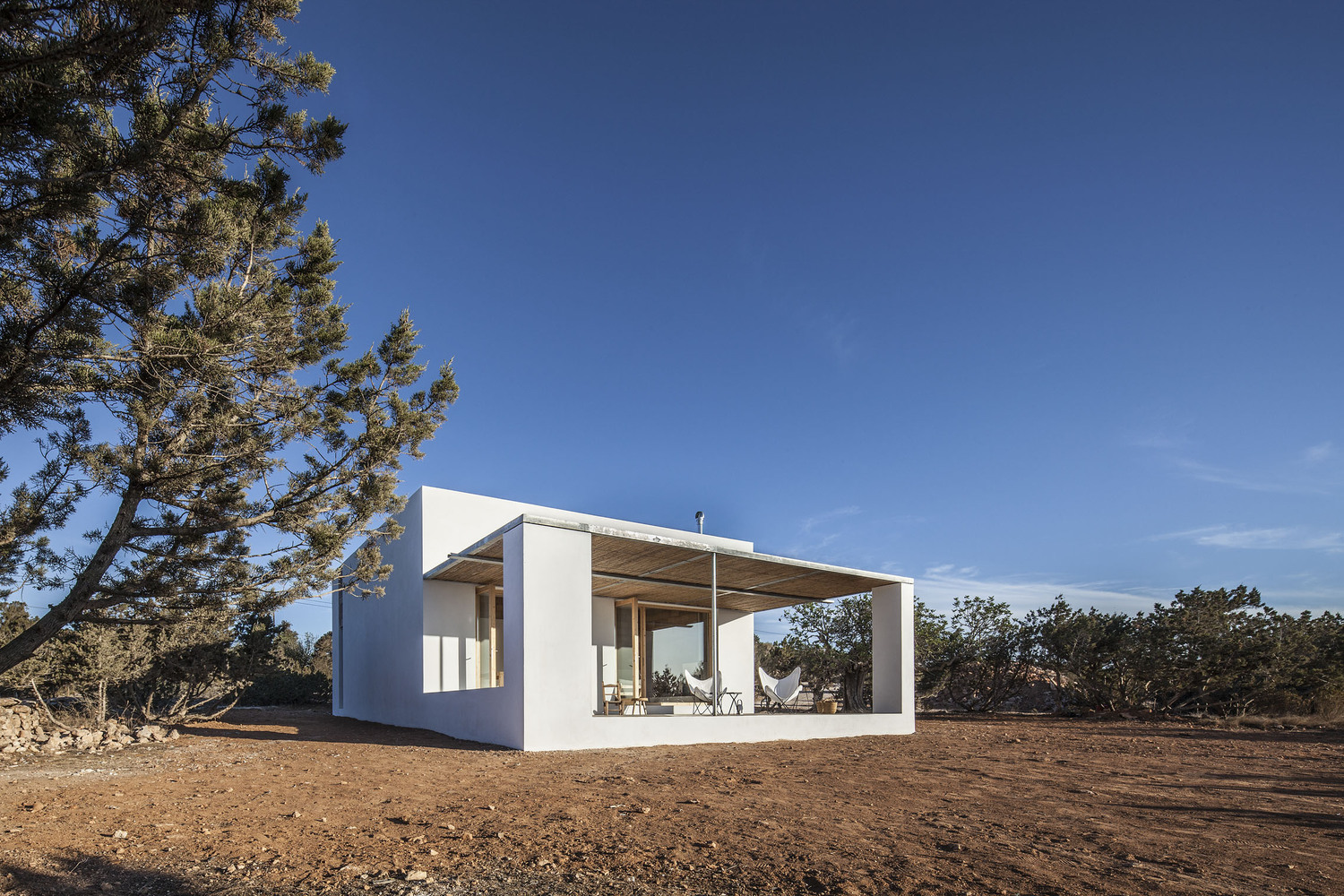 Small House on the Fabulous Island of Fomentera Designed by Marià Castelló-19