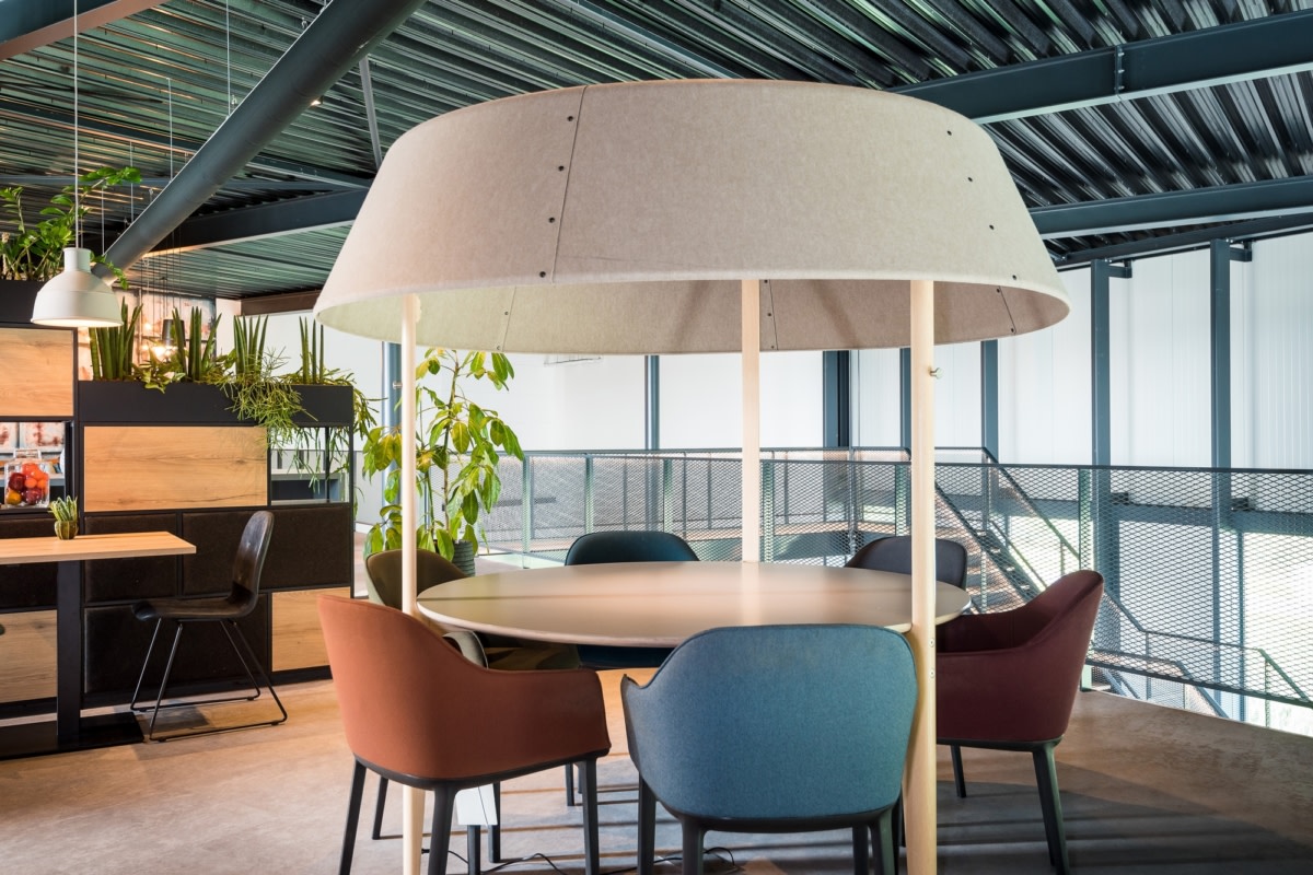 荷兰 Westzaan 的 GZ OfficeXperience 陈列室——现代办公空间的绿色演绎-25