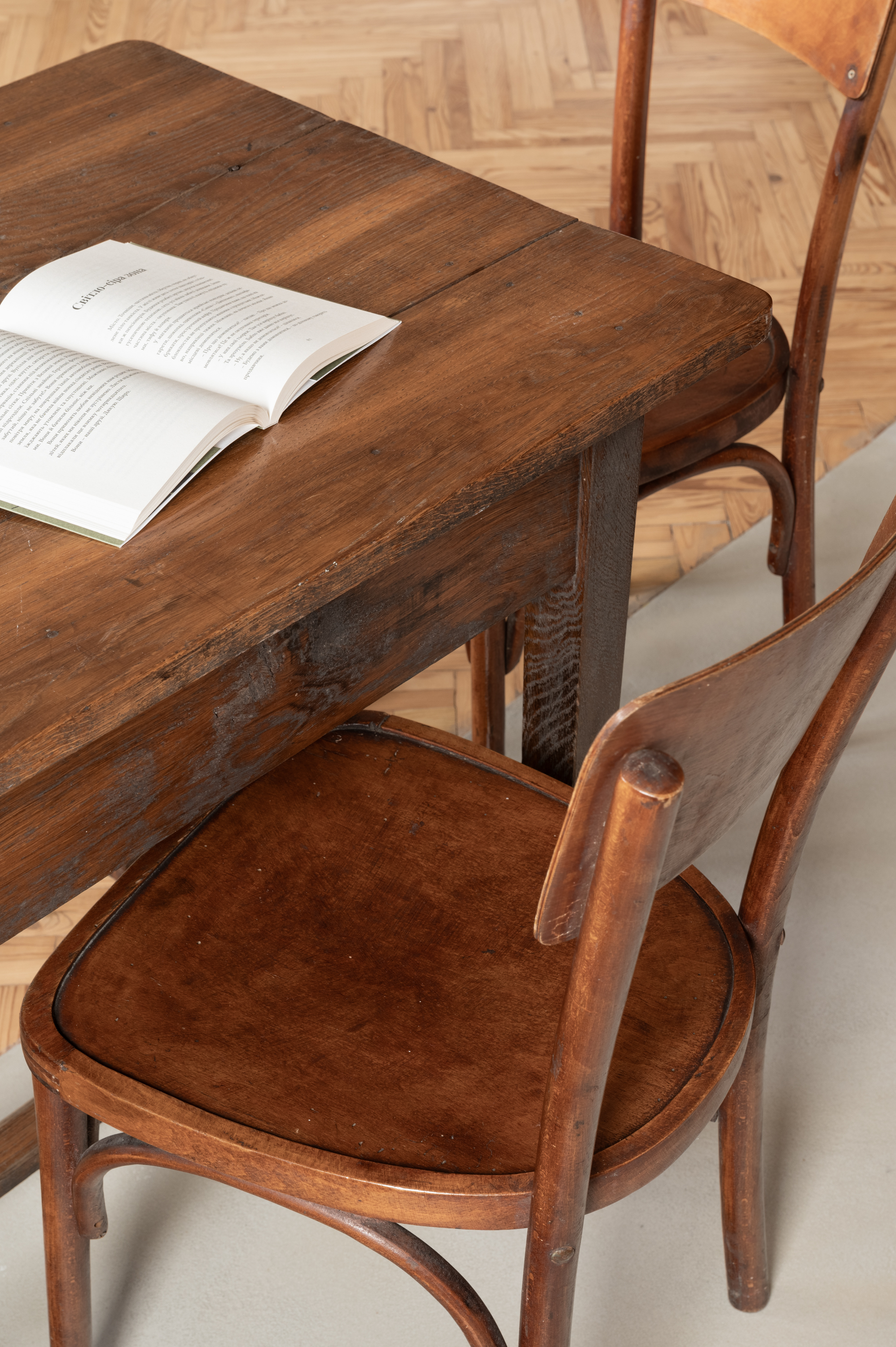 若ZOZULKA为特定人名、地名或品牌名等专有名词，通常可直接音译为佐祖尔卡  丨乌克兰利沃夫丨Iryna Bilohan-22