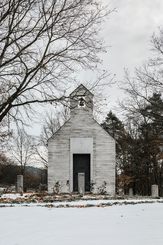 24 平米家庭小教堂，诠释简约信仰空间-5