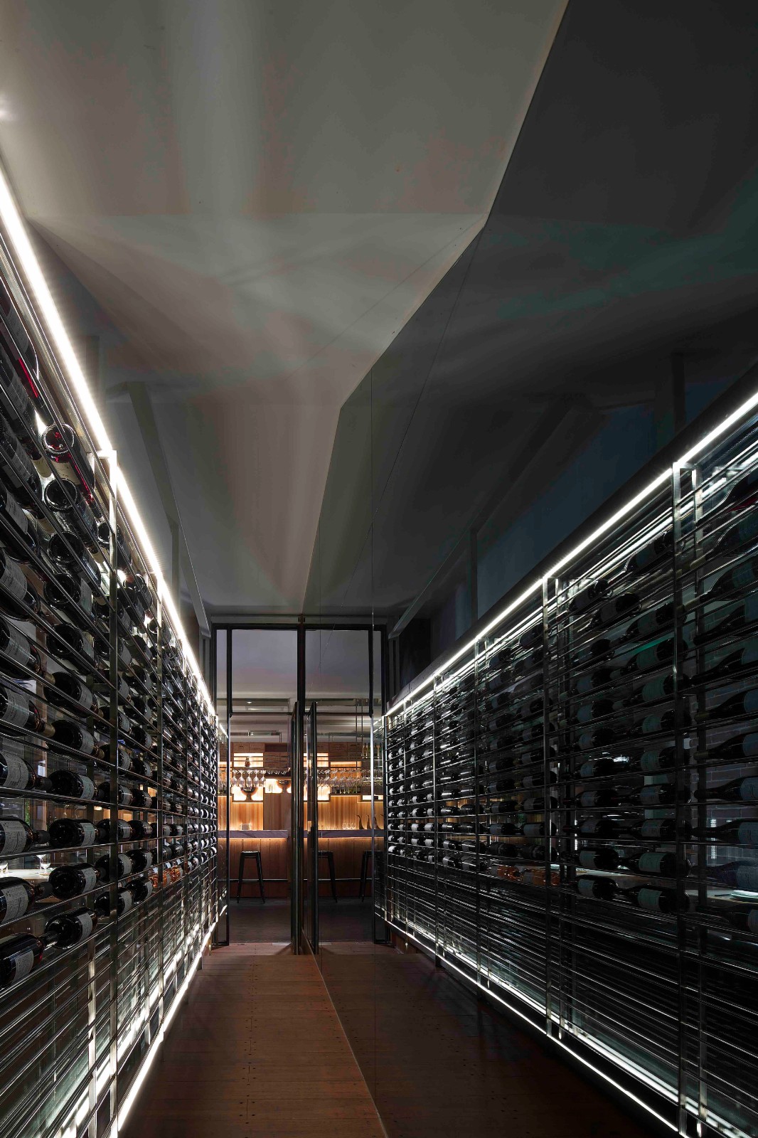 王大泉丨灯明影疏，映天地大美不言 晟永興三里屯店-5