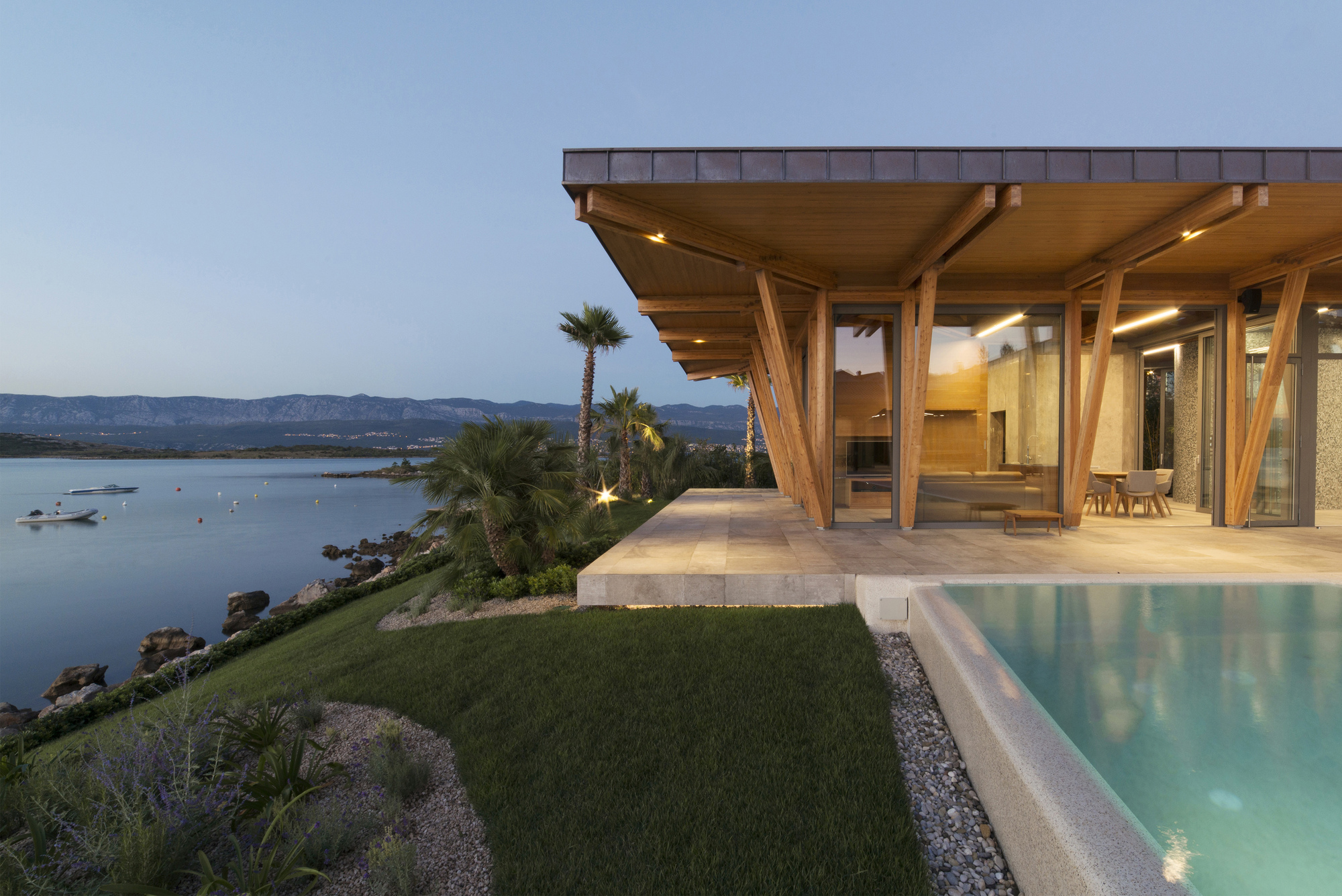 Wooden House / Turato Architects-40