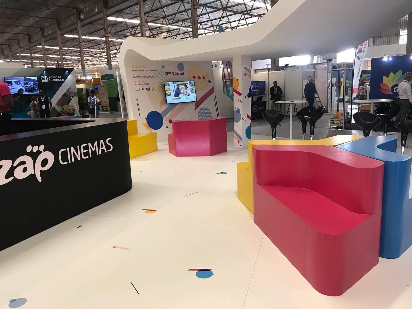 ZAP TV 频道展位设计丨BØRN Angola-14