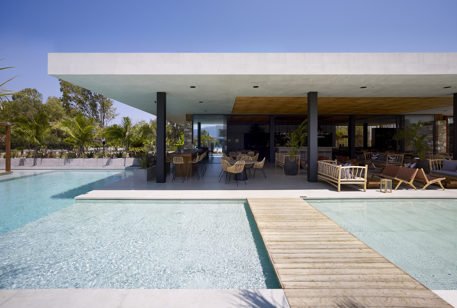 卡拉维亚海滩初级套房餐厅-48