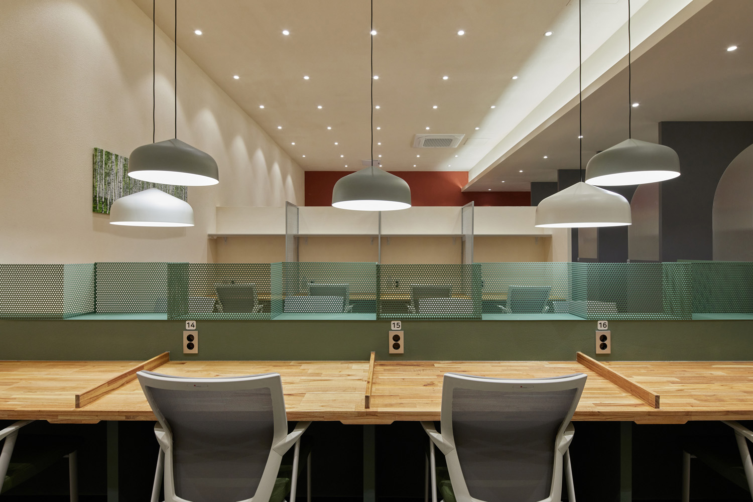 干净利落的 40 平米咖啡厅室内设计-7