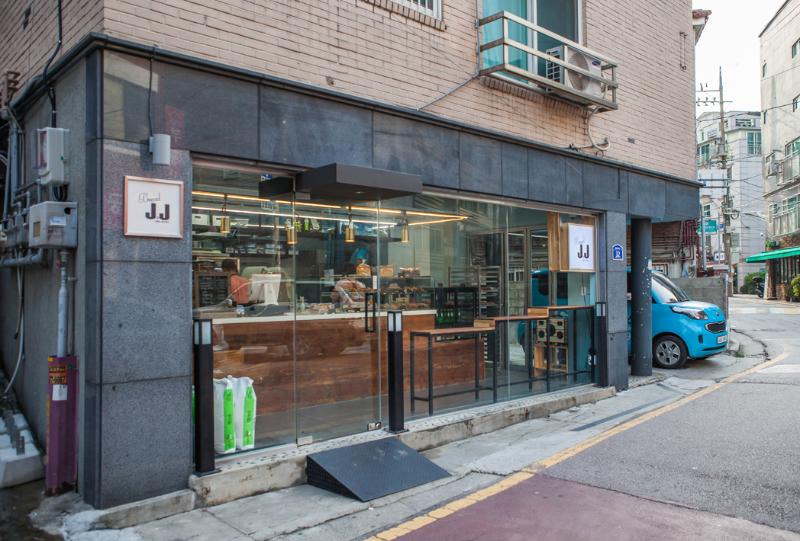 首尔 13 坪小空间，打造独特清新个性咖啡厅-2